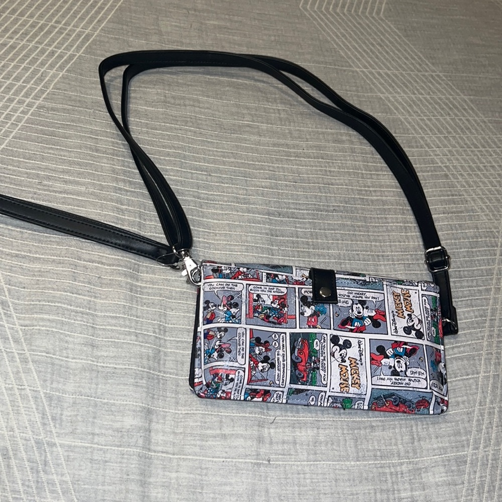Disney wristlet/crossbody purse